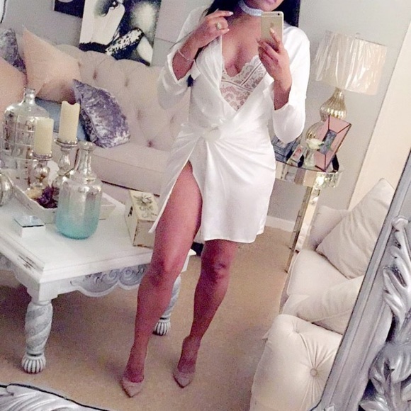 Dress - Picture 3 of 4